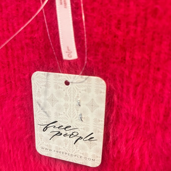 Free People Moonbeam Sweater Cropped Pullover Soft Fuzzy Pink Sweater Large NWT - Picture 3 of 9